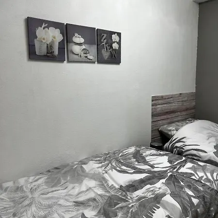 Lägenhet Beach Apartment